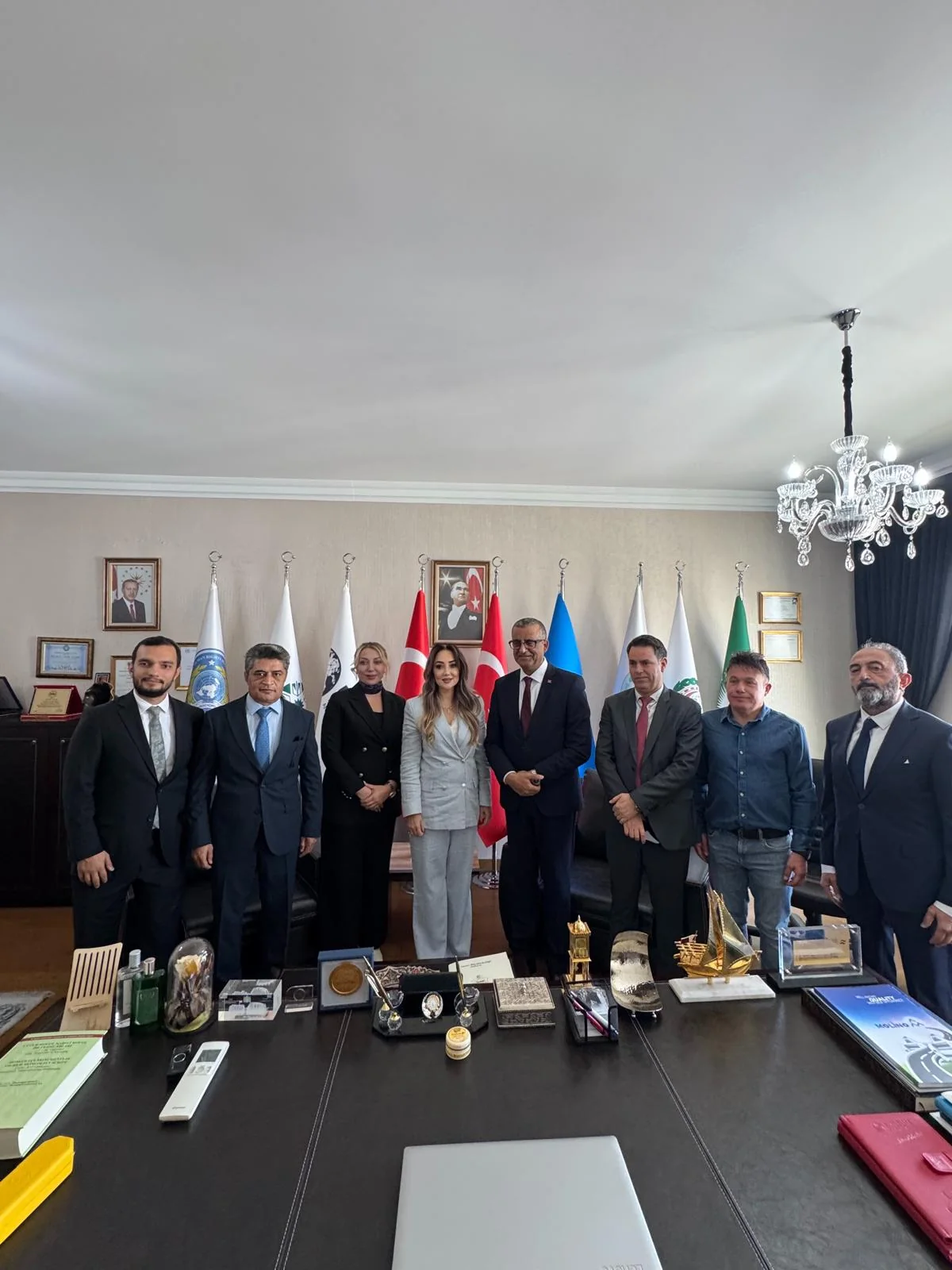 Ambassador of Tunısıa Vısıts the Presıdent of Uluskon Nezaket Emine Atasoy