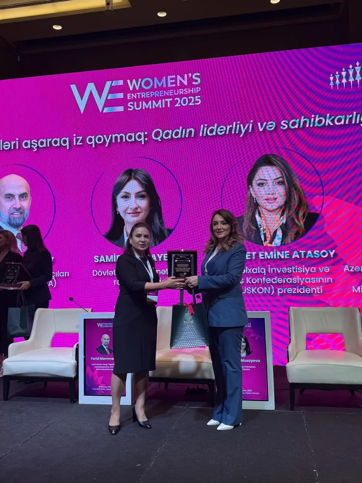 Nezaket Atasoy, Bakü Zirvesinde Yılın İş Kadını Seçildi