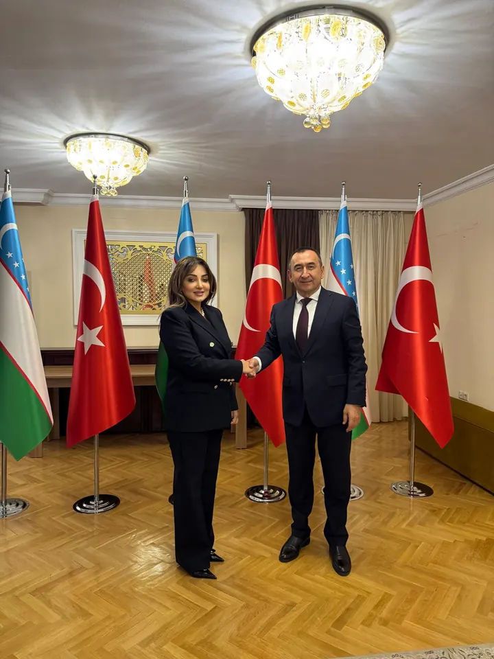 Uluskon ile Özbekistan Büyükelçiliği Arasında Ticari İş Birliği Zirvesi